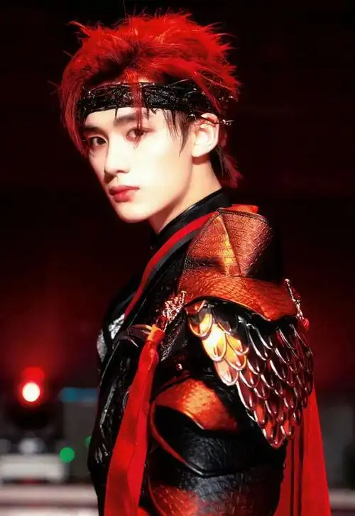 240206粉丝团结支持丁程鑫帅气亮相