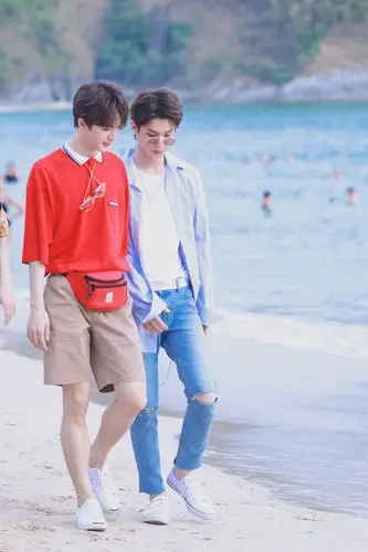 朱正廷壁纸喜欢点赞