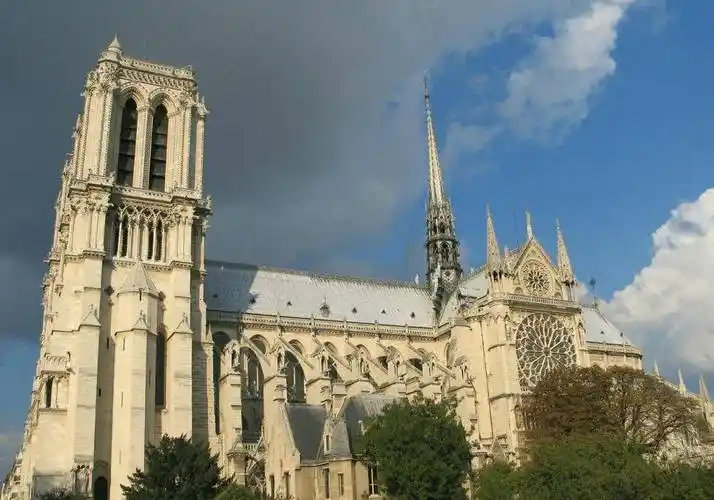巴黎圣母院:风雨850年,只为向人们呈现世所罕见的艺术瑰宝_因为_雨果_