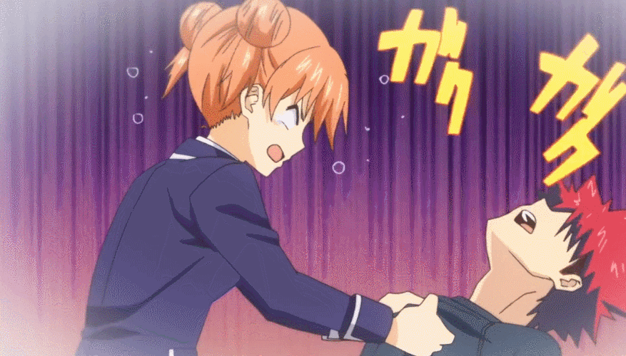 卡通女孩摇晃男孩gif动图_动态图_表情包下载_soogif