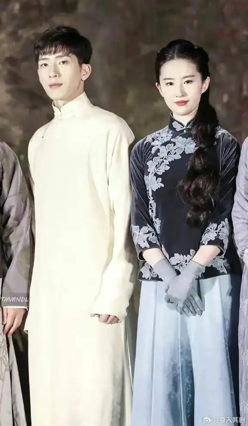 井柏然刘亦菲这部剧还能播吗?挺期待的!