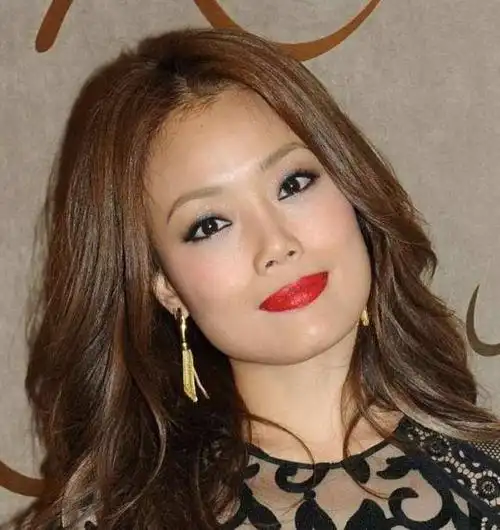 容祖儿(joey yung),1980年6月16日生于中国香港,中国香港女歌手.