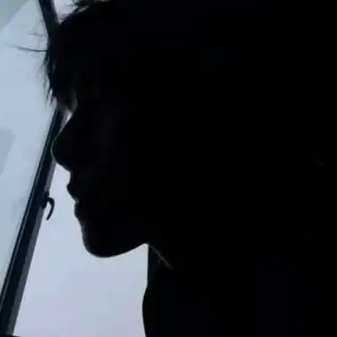 男生侧脸帅气微信头像图片 帅气撩人高冷男头