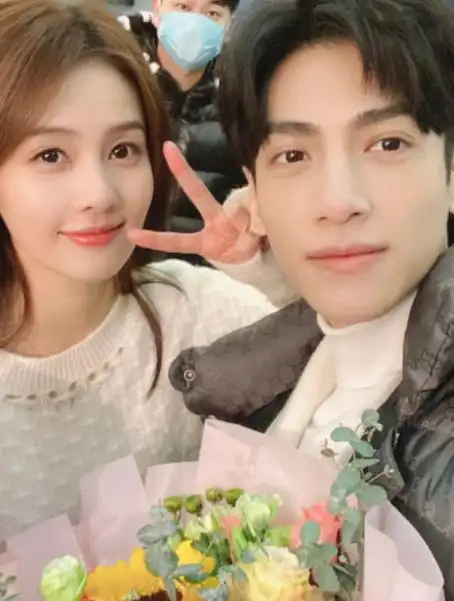 看罗云熙下意识揪白鹿辫子,真忍不住造他俩恋情谣!太自然了吧?