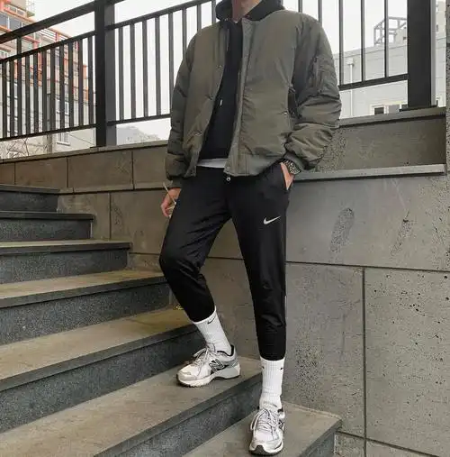 男生一米七穿多大的衣服【170cm男生服装搭配指南】-穿衣搭配-扣技术