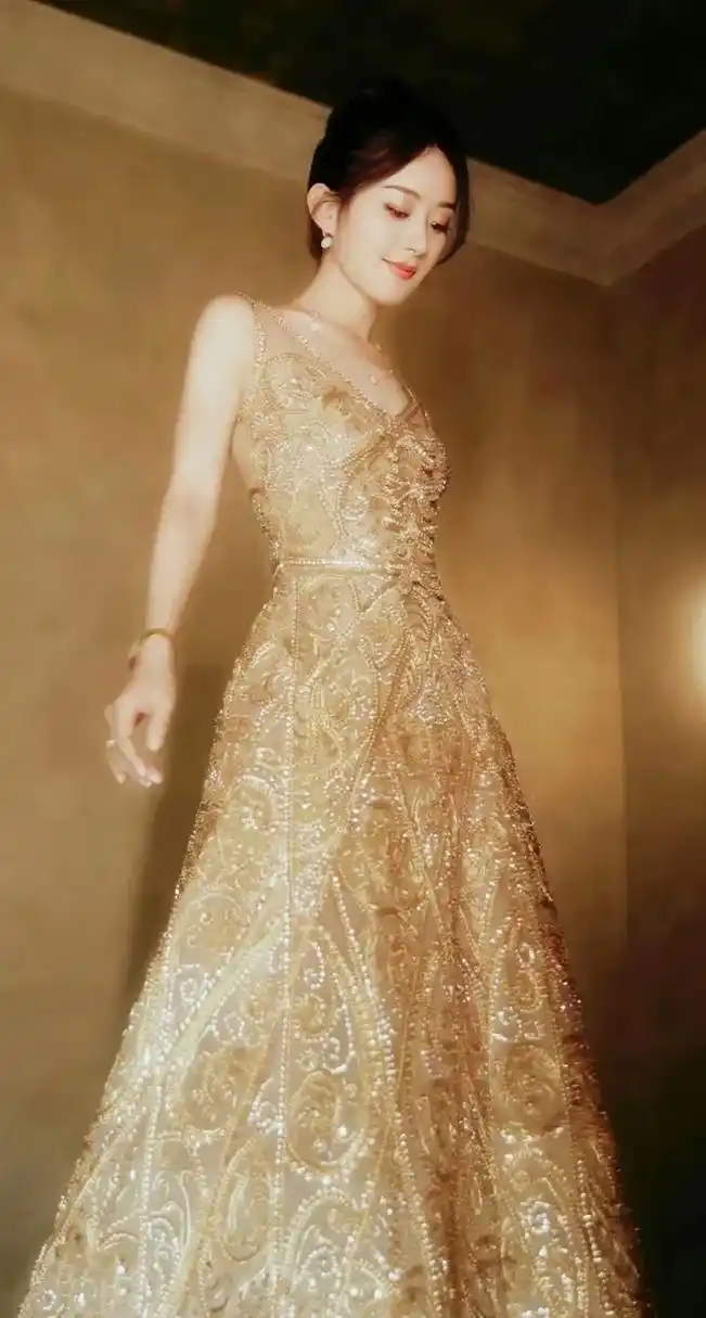 赵丽颖金色礼服造型优雅美丽#娱乐大赏# #一眼沦陷# #惊艳瞬间