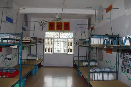 我校开展首届宿舍文化建设评比活动-海南省农垦实验中学