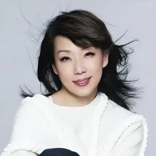 纪实歌手林忆莲:情感经历丰富,如今57岁却仍是孤单一人