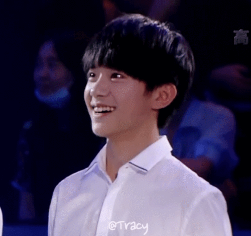 易烊千玺 笑得很犯规吼