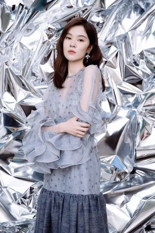 郁可唯雾霾蓝裙写真图片210