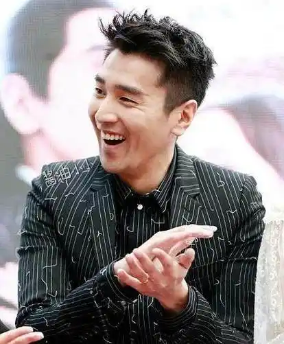 赵又廷为林更新做过的事,何止买鞋买饭,他连主角的戏都让给对方