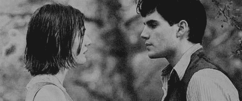 我以为他是爱我的,但那也只是我以为,遇见他,我是幸运的,怦然心动的