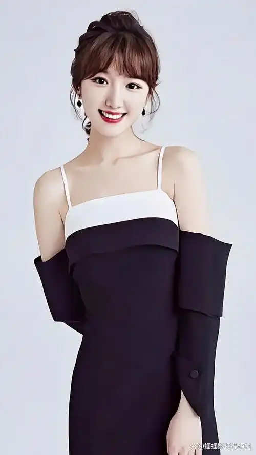 毛晓彤1988年2月16日出生于天津市中国内地影视女演员