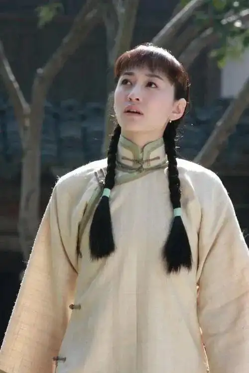 《大丈夫》中她饰演时尚杂志社副总编顾晓珺,获得第20届上海电视节