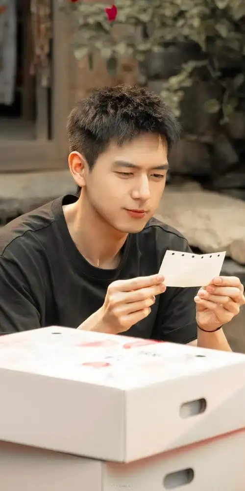 帅气95989093￤壁纸￤李现×谢之遥￤去有风的地方#谢阿奶