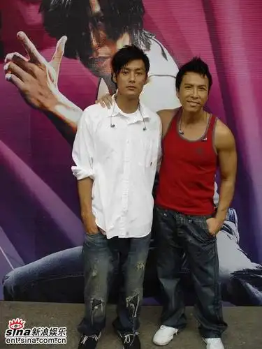 图文:众星助阵赛车秀--甄子丹和余文乐