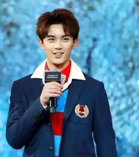 原来吴磊身后有着这样一个值得让人尊重的女人