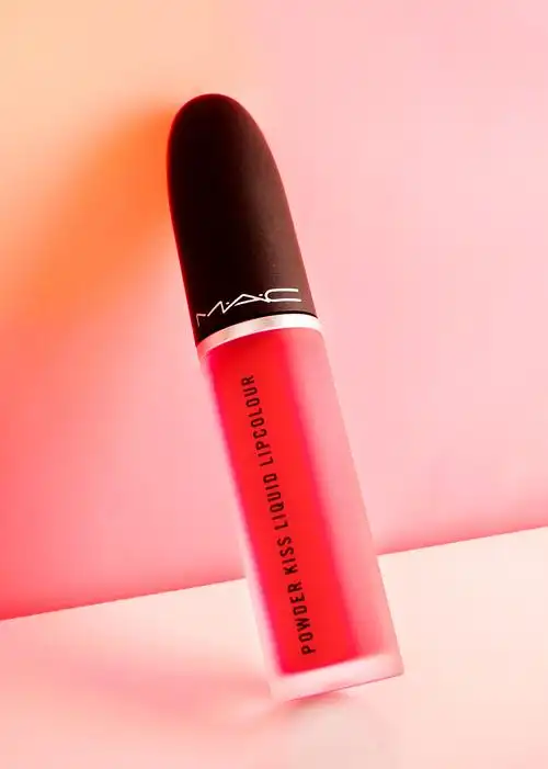 mac魅可 丝缎柔雾液体唇膏/柔雾腮红 拍摄