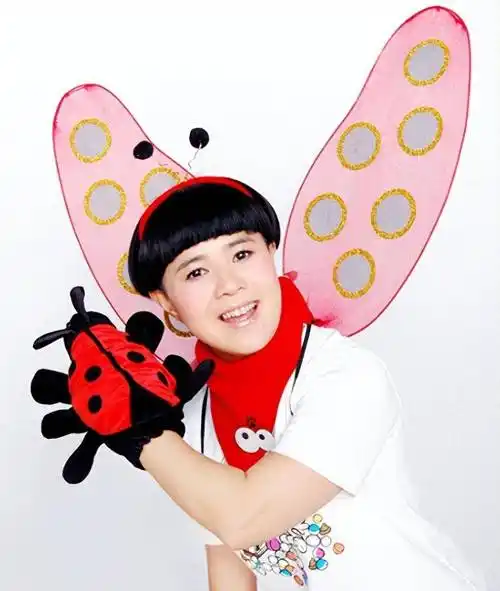 金龟子当姥姥了!