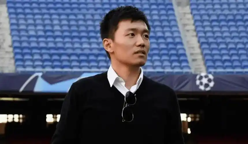 张康阳成功清零债务,戴1500万名表 秀3辆千万豪车