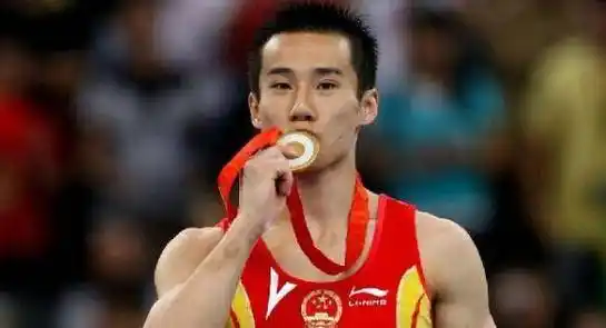 原创奥运冠军肖钦因前女友诈骗5800万被牵连退役消失8年后成大校