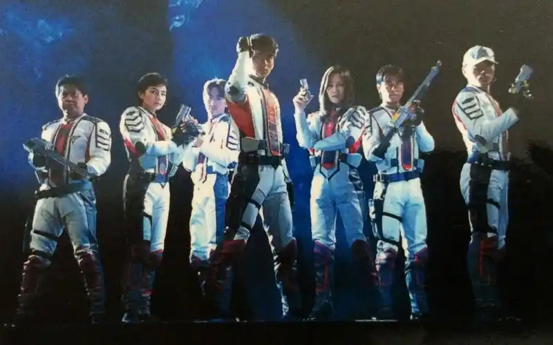 迪迦奥特曼胜利队私服大赏1996年霓虹时尚指南