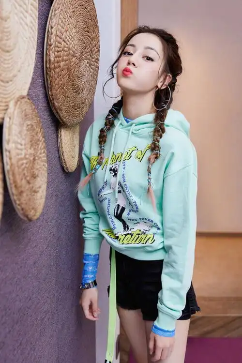 创造营2019收官,回顾迪丽热巴的几套造型,百变风格闪耀全场!