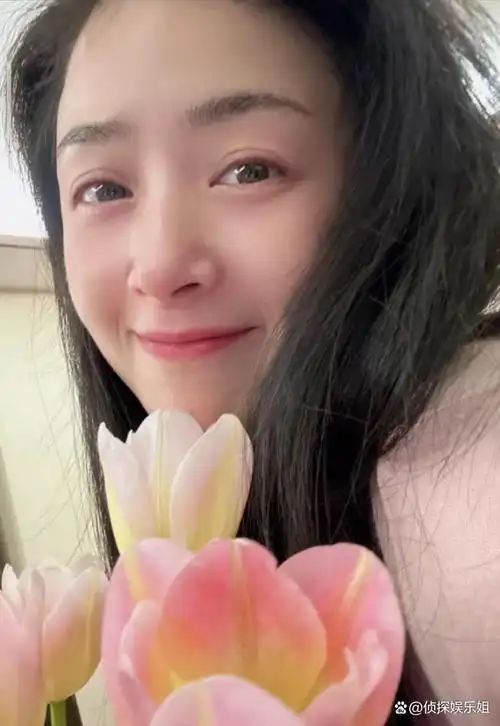 40岁蒋欣久违晒近照,瘦身成功后愈发养眼,素颜怼脸拍少女感超足