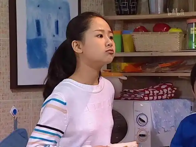 《家有儿女》穿帮的那些镜头,多年后才发现,网友:都笑出声来