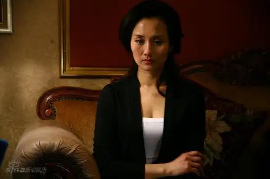 p>李颖,1966年4月15日出生于上海市,中国内地女演员.