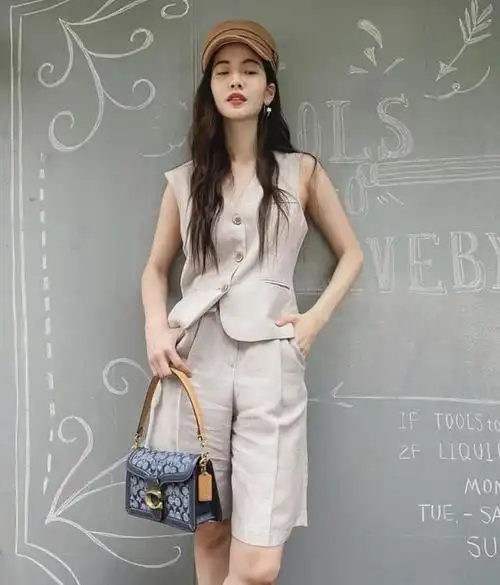 盘点演艺圈晒包不手软的女明星名牌包换不完是什么体验