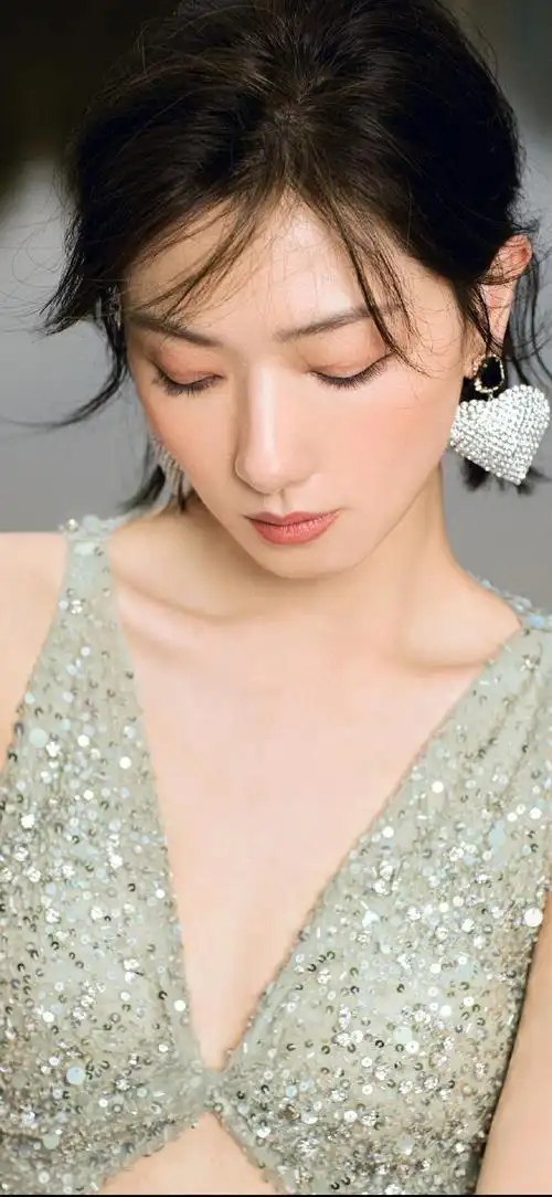 万茜高清写真手机壁纸