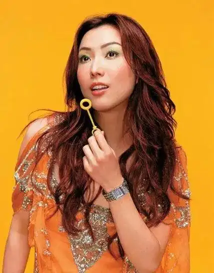 瘦到脱相的郑秀文让女人清醒:爱情经不起考验