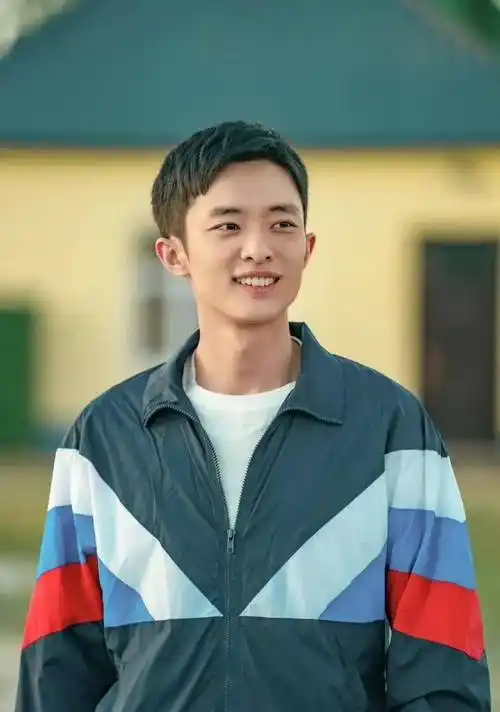 原创狗仔刘大锤要曝的95后爆剧男演员恋情是白宇帆网友无人在意