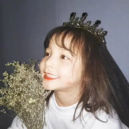 笑容纯真女生头像