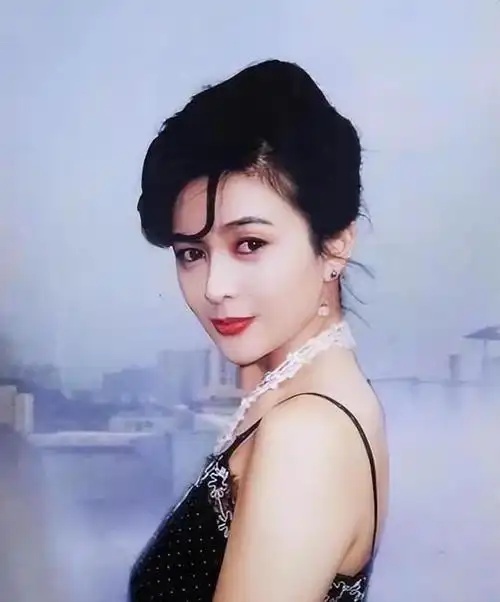 被称香港第一美女,年轻时关之琳有多美?徐克曾让她素颜出演13姨