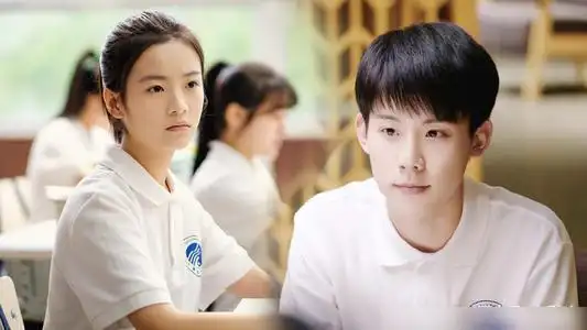 李庚希恋情曝光男方也是摇滚圈的网友比马思纯的眼光好多了