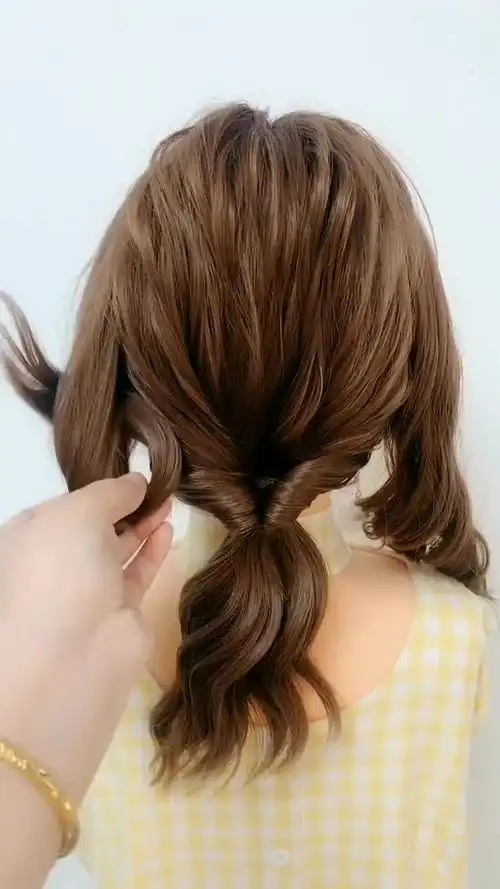 中长头发这样扎,特别仙.
