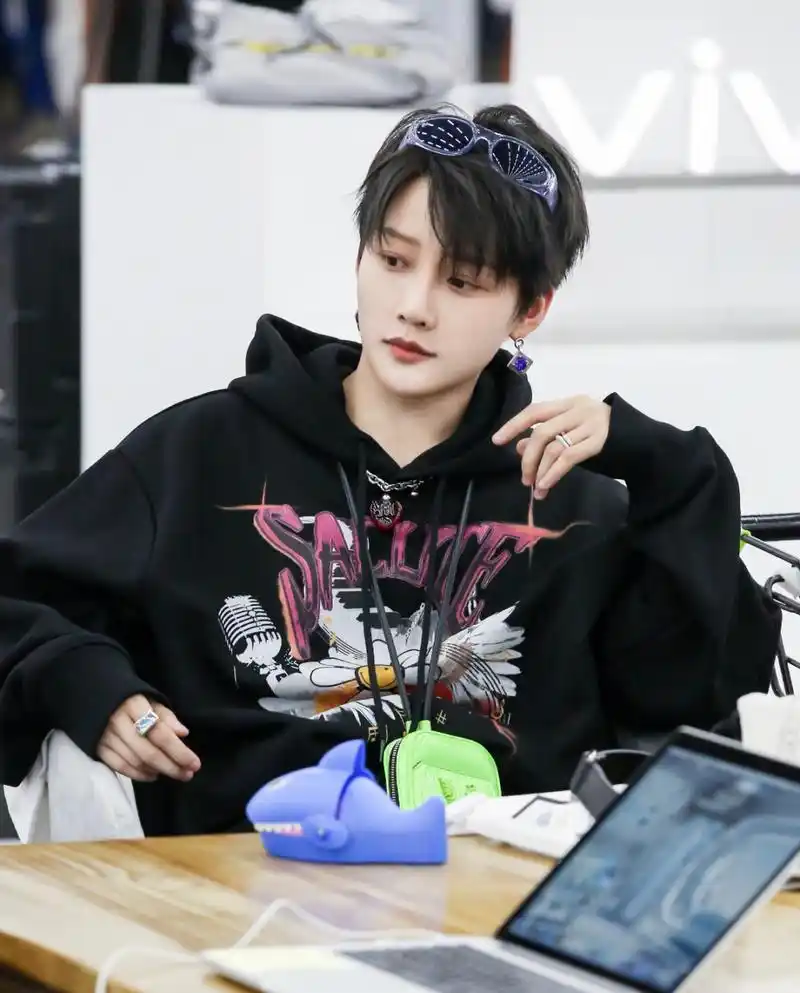 期待唱跳女王刘雨昕