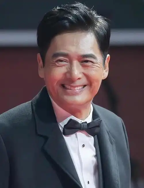 周润发:我一生不要孩子,不与成龙合作,死后捐出所有财产