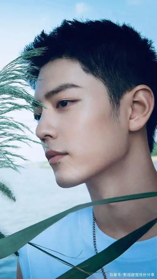 短发寸头的肖战是所有丈母娘的人间理想,但终究是我的人间妄想