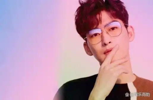 张瀚豪宅曝光看到客厅装修后网友和他霸道总裁的气质很符合