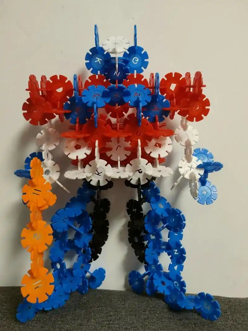 雪花片作品:擎天柱