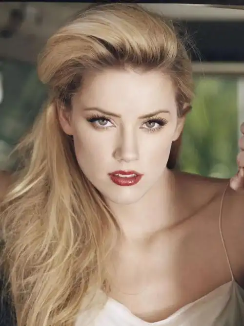 她拥有全球最完美脸蛋,万人追捧!如今却被骂蛇蝎心肠?这瓜太精彩了.