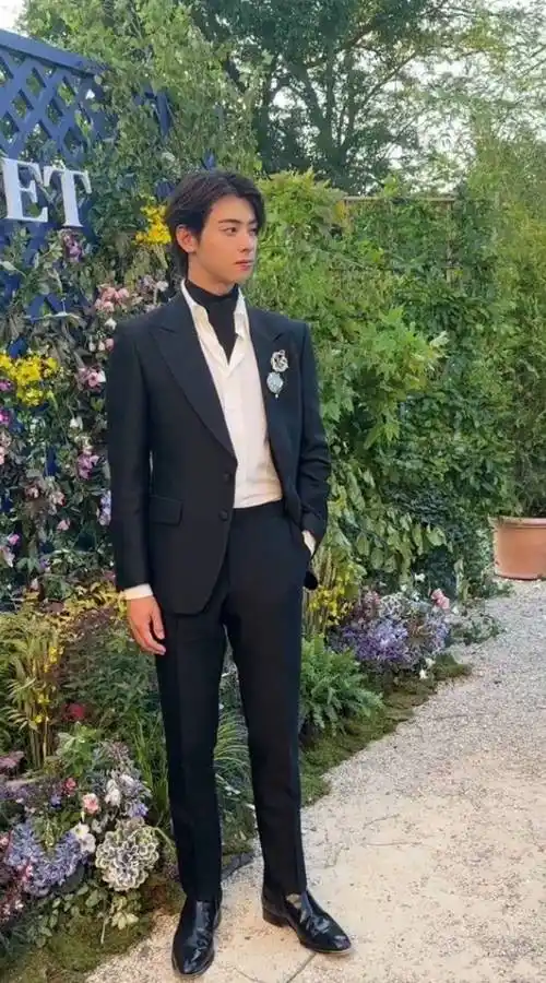 宋慧乔和车银优同框参加活动,车银优也没有肿,豪门姐弟即视感!