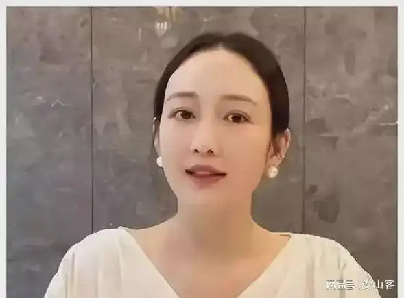 倒贴无名无分王鸥红唇大波浪气场全开产后风华绝代展现母性光