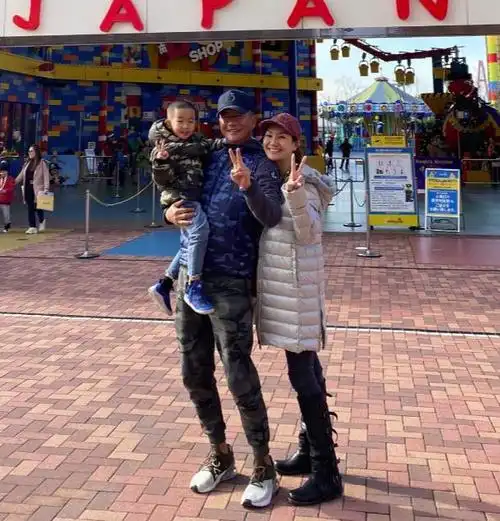 老戏骨高曙光罕晒娃娶富商妻子老来得子太宠溺儿子五官超像爸