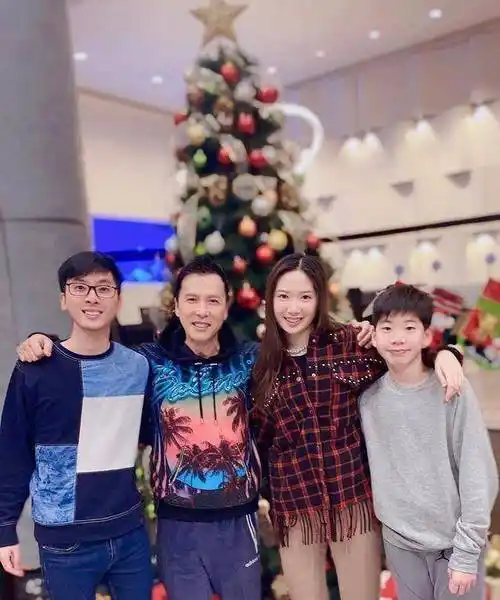 祝福甄子丹生日快乐!返回搜狐,查看更多