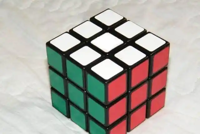 今天小编要说的就是被称为世界上最难解的魔方,它是由一位国外的魔方