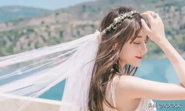 穿婚纱的迪丽热巴美到窒息 真是惊艳到我 网友:老祖宗太精明了
